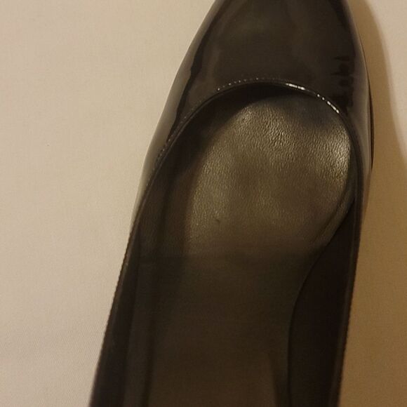 Stuart Weizman black patent leather heels size 7 - Picture 9 of 9
